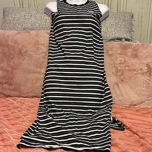 Vans long black and white short sleeve dress